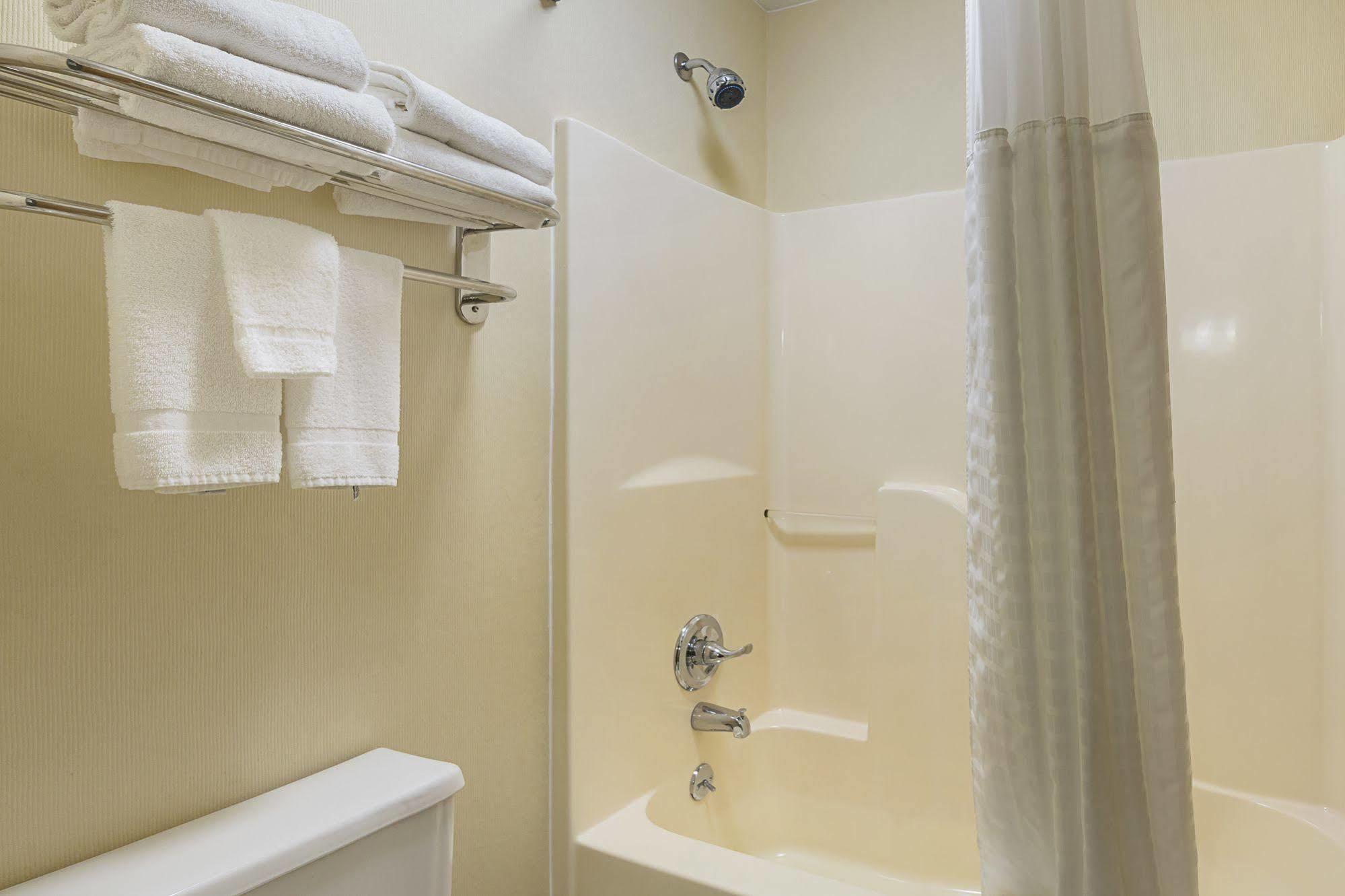 Quality Inn Waverly Ngoại thất bức ảnh