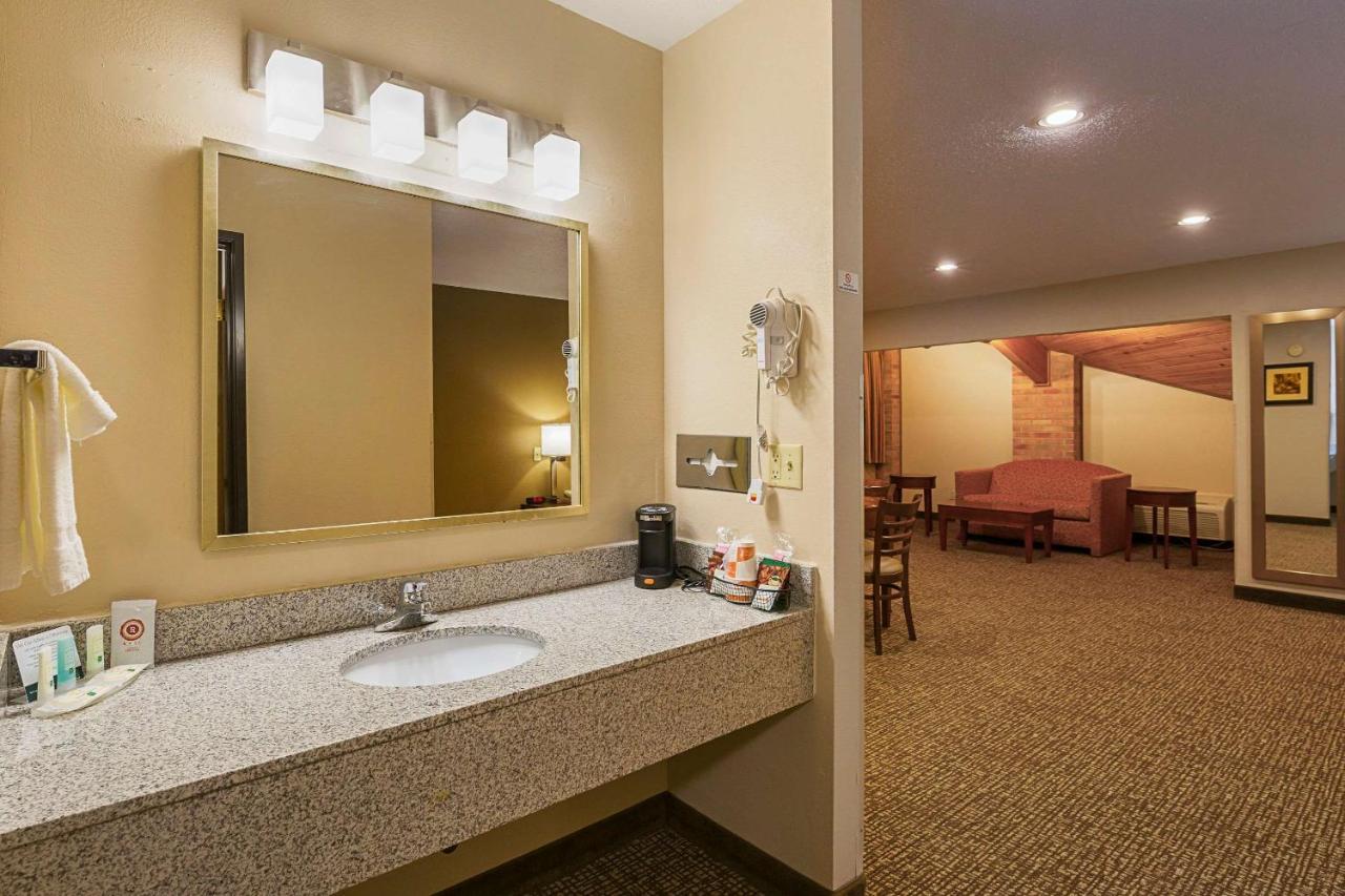 Quality Inn Waverly Ngoại thất bức ảnh